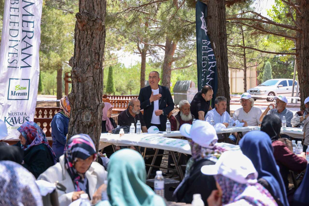 Başkan Kavuş, Konya’nın büyükleriyle Meram’ı karış karış gezdi 3